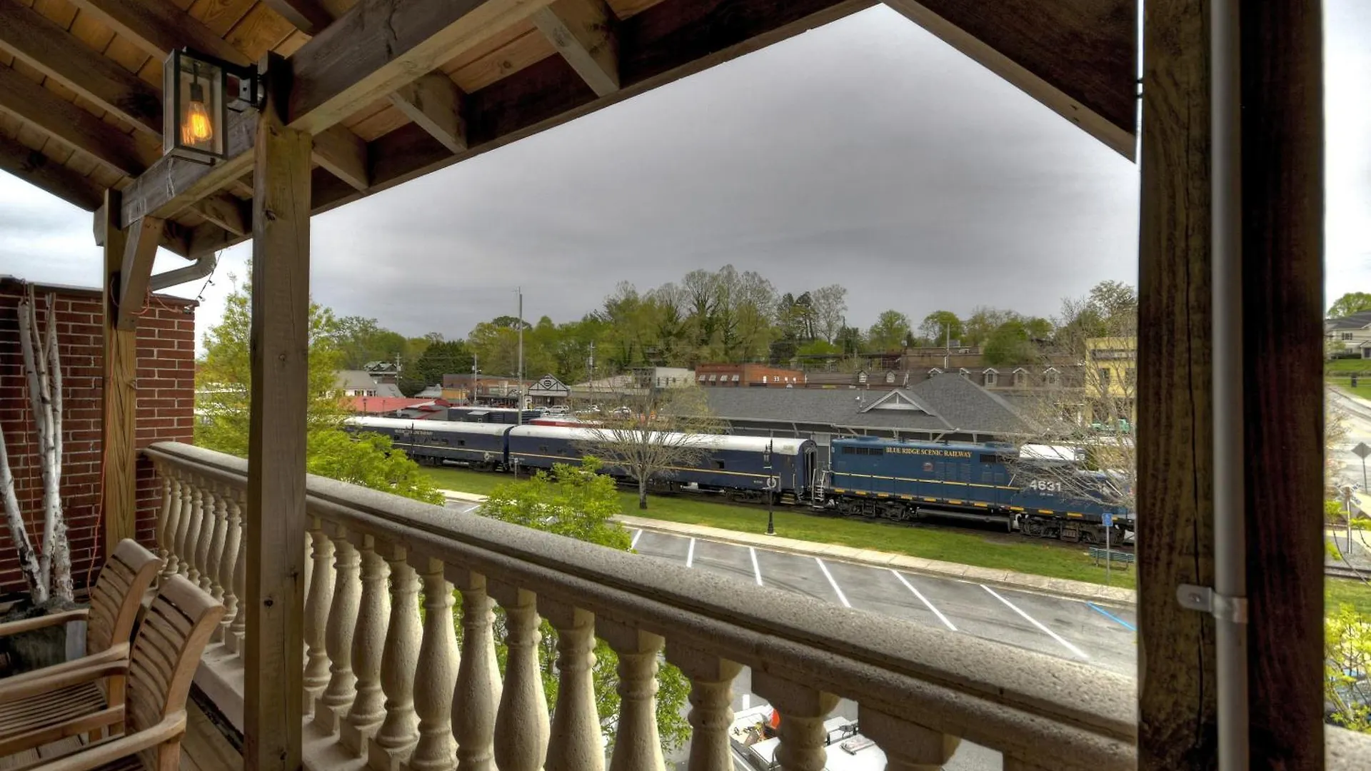 Main Main - Downtown Ga * Blue Ridge