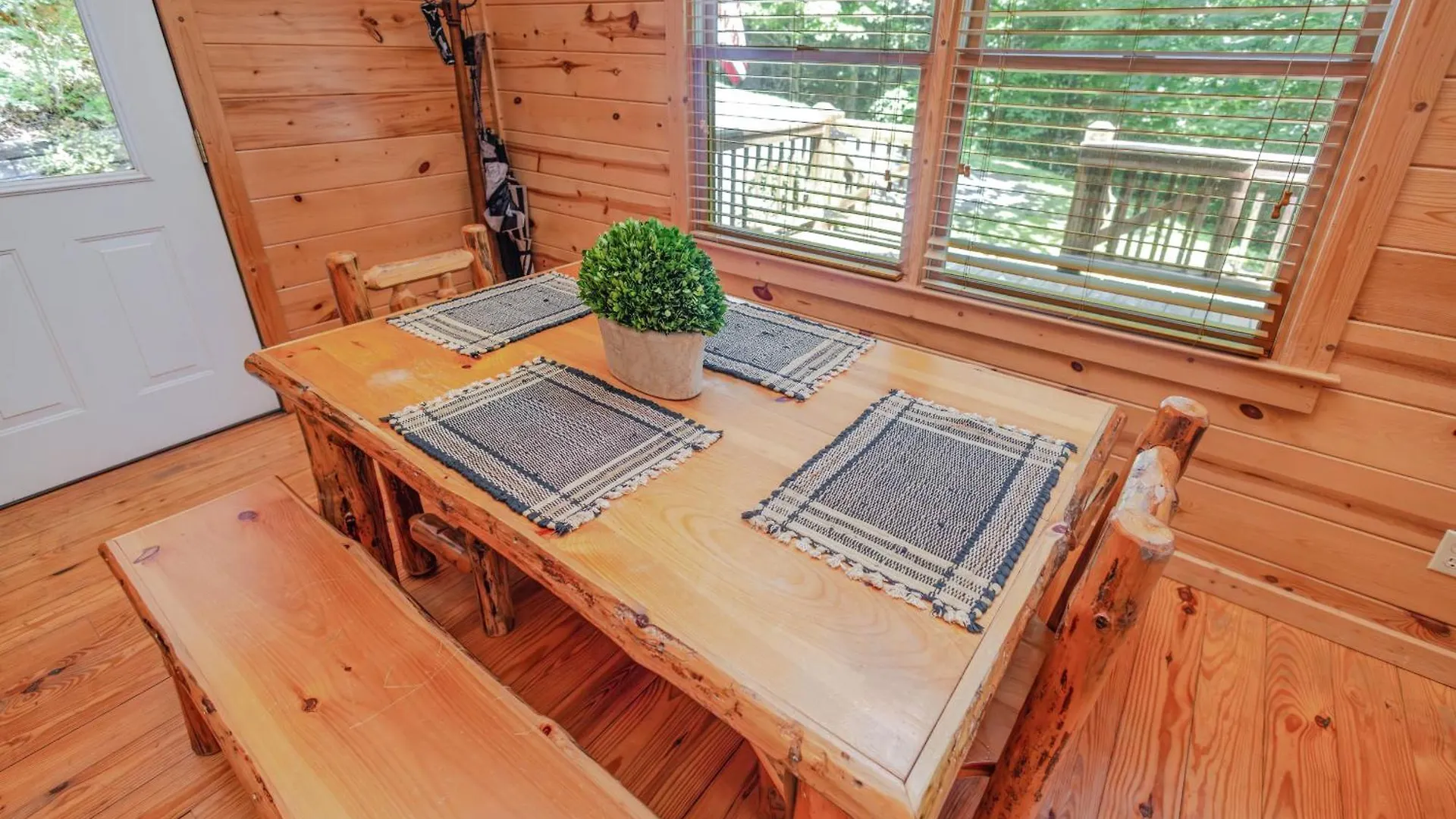 Aska Black Bear Tatil Evi *