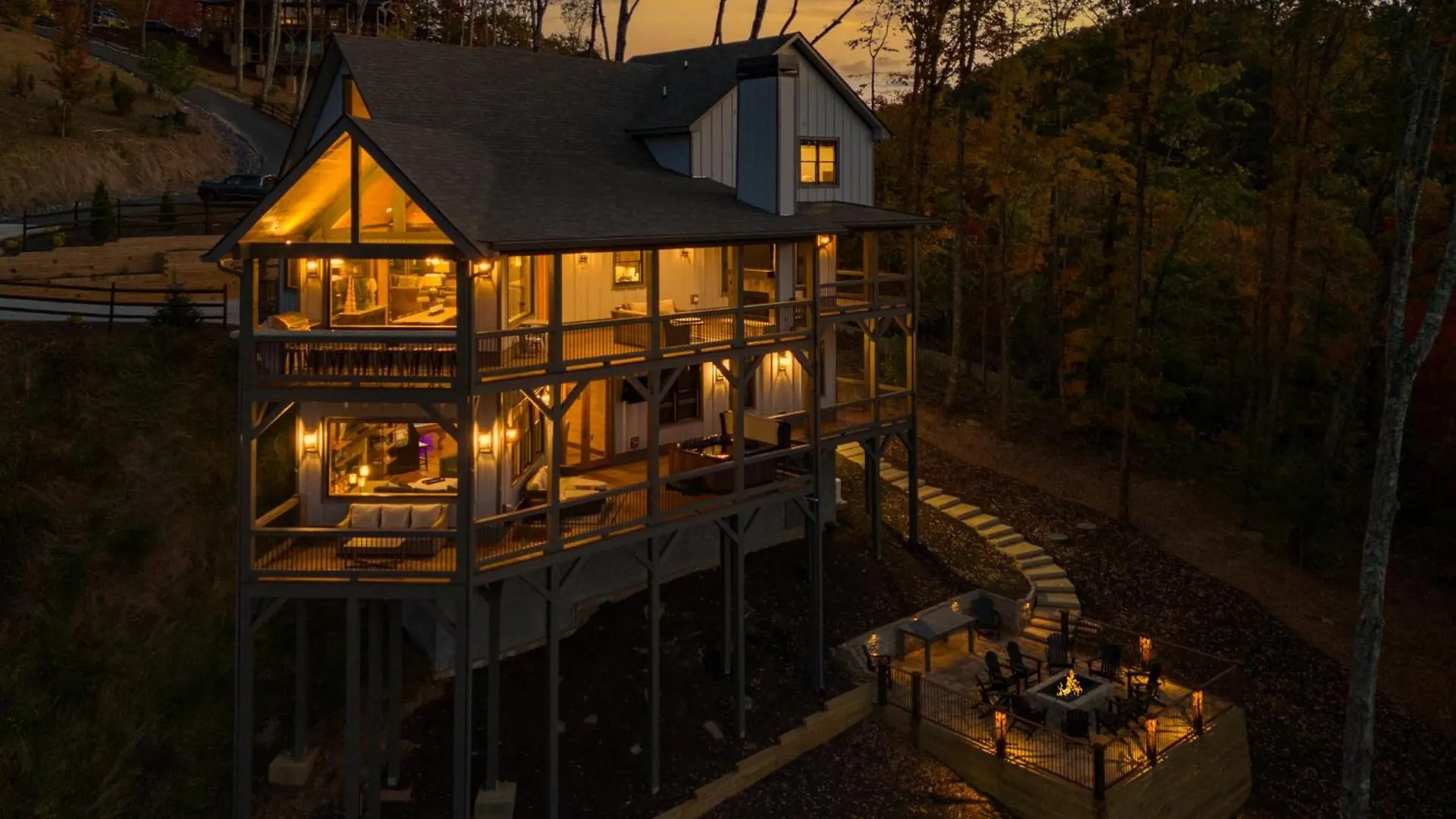 Wine Down Ridge - Heights Community Holiday home