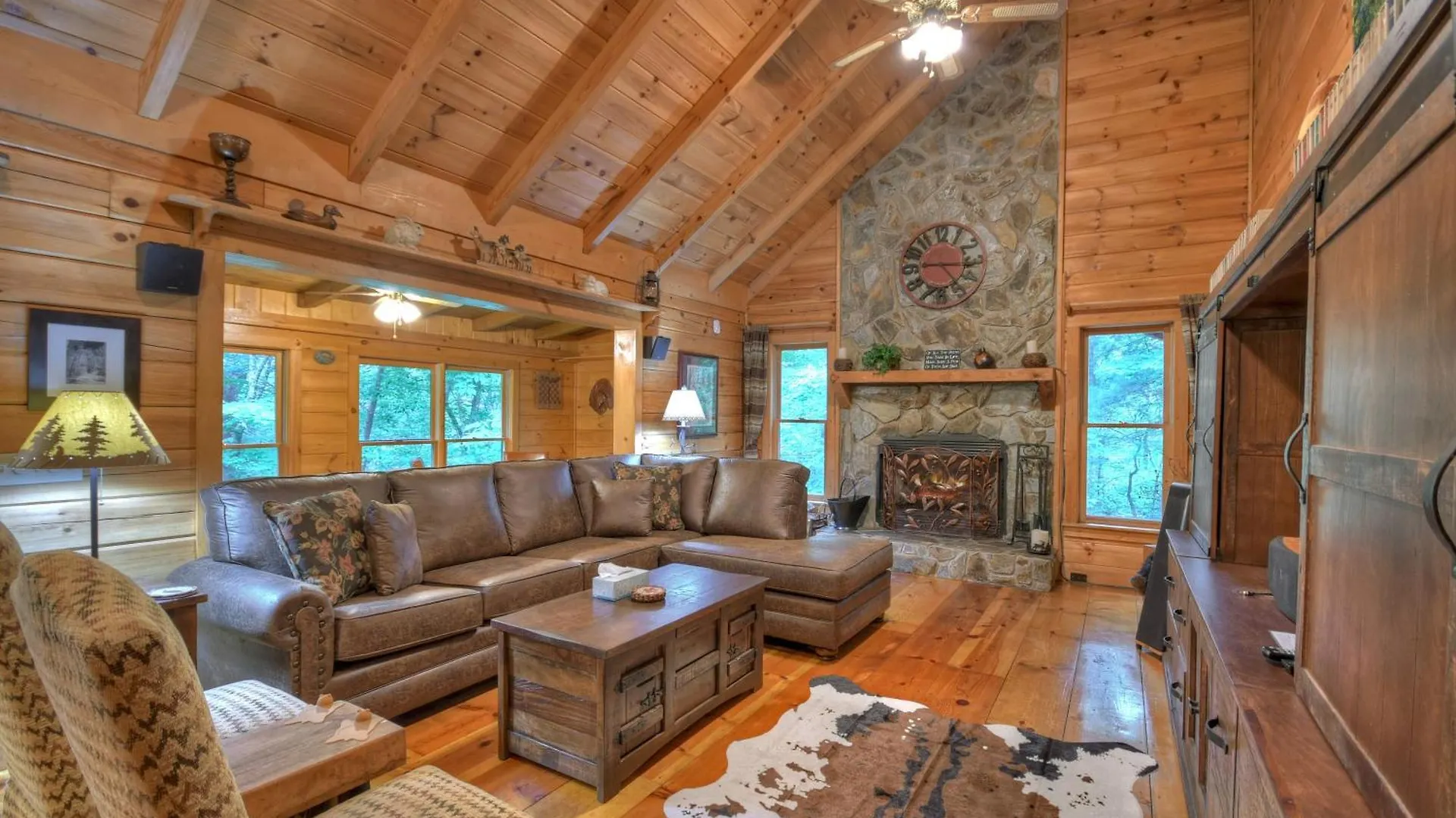 Falling Leaf - Mountain Communitydog Friendly Holiday home