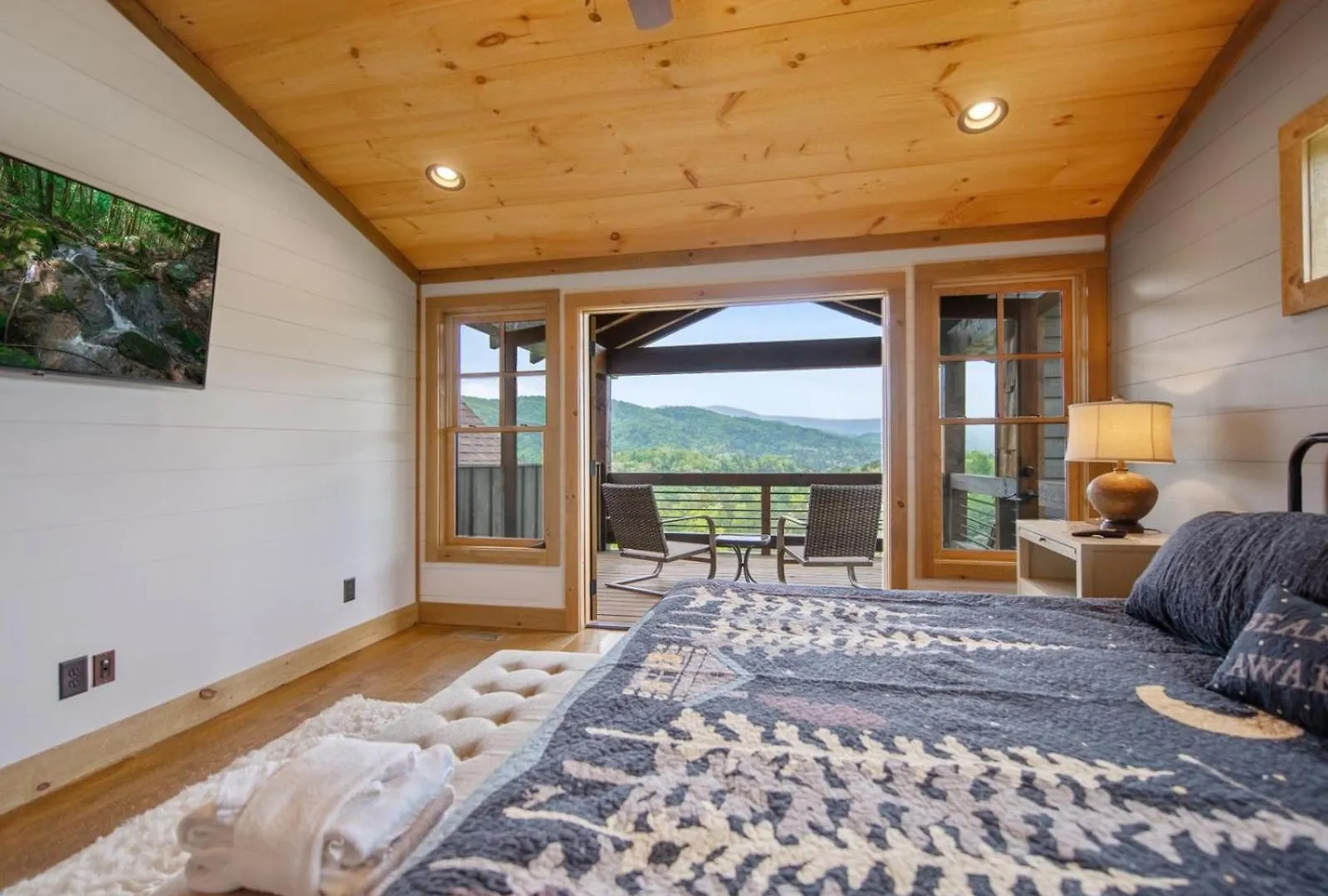 Dream Catcher - 270 Degree Mountain Views