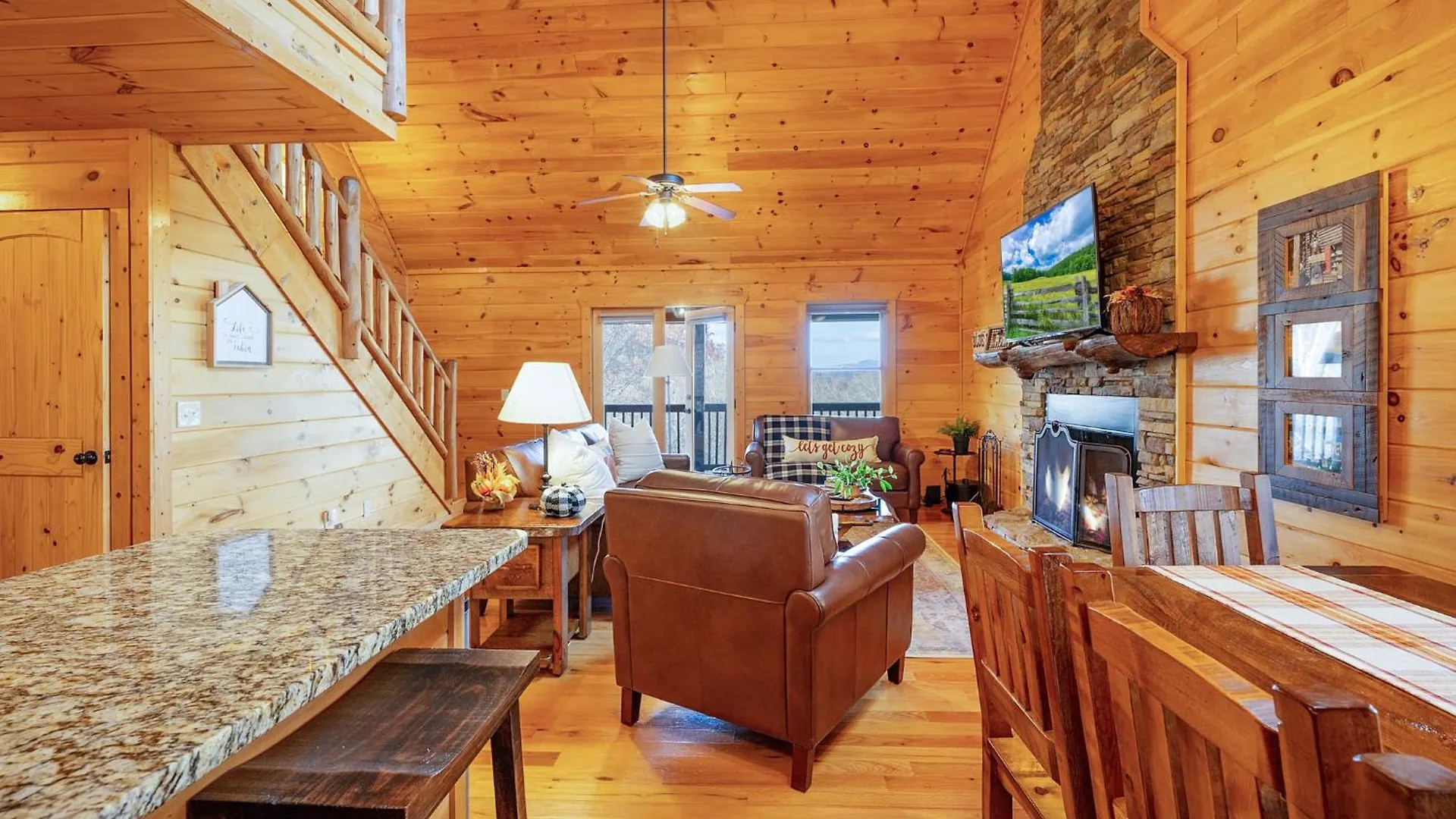 Bears Repeating - Toccoa River Whot Tub Firepit * Blue Ridge