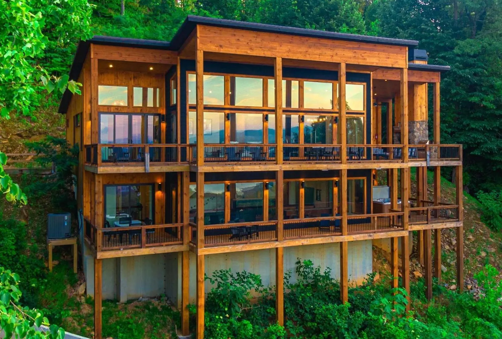 Capstone - Modern Luxury Full Mountain View * Blue Ridge