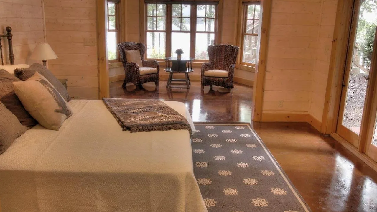 Holiday home Retreat - Lakefront Luxury *