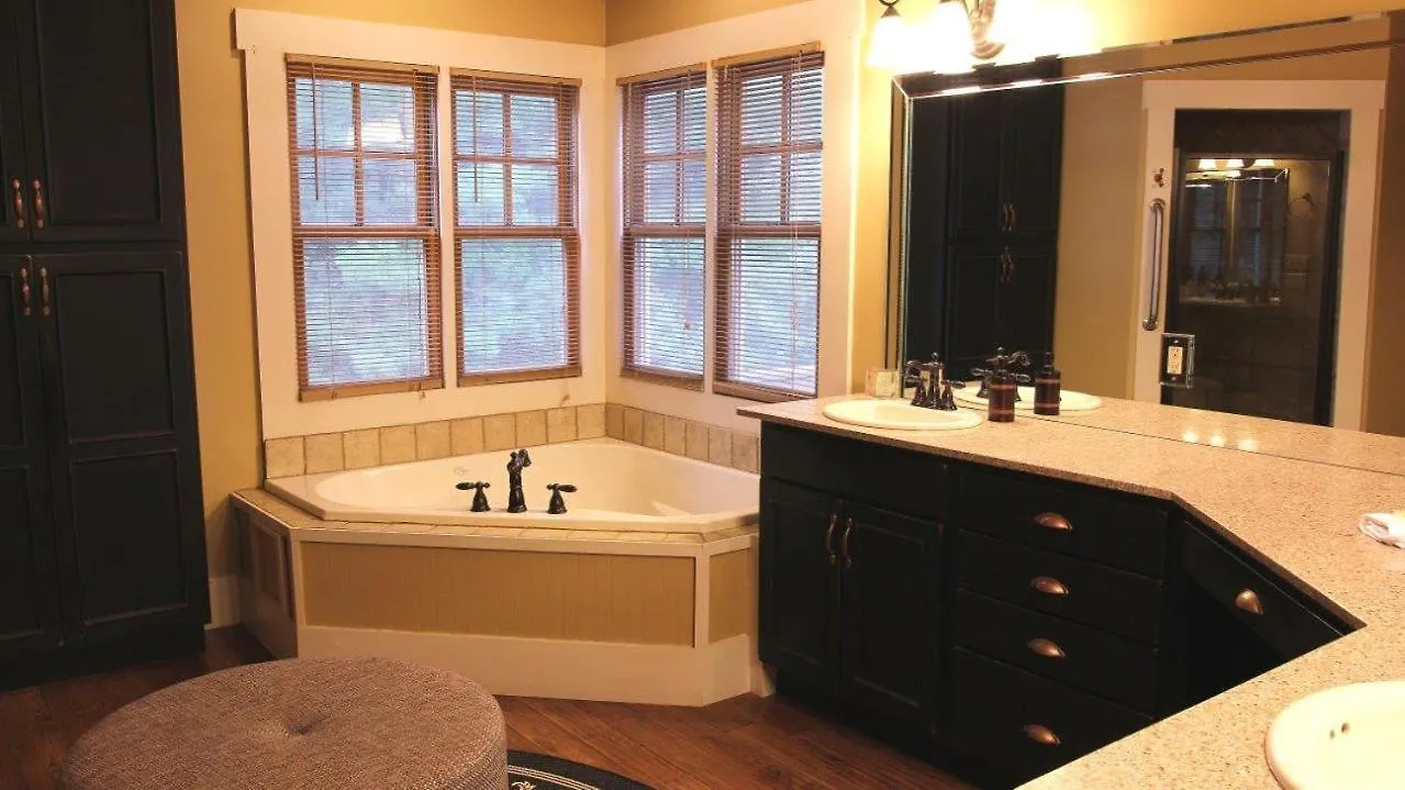 Retreat - Lakefront Luxury * Blue Ridge