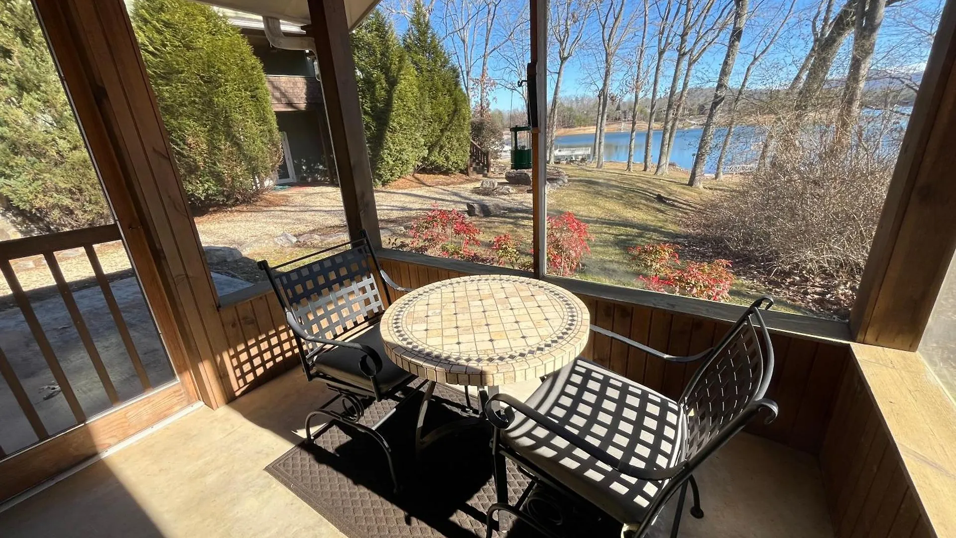 Retreat - Lakefront Luxury Blue Ridge