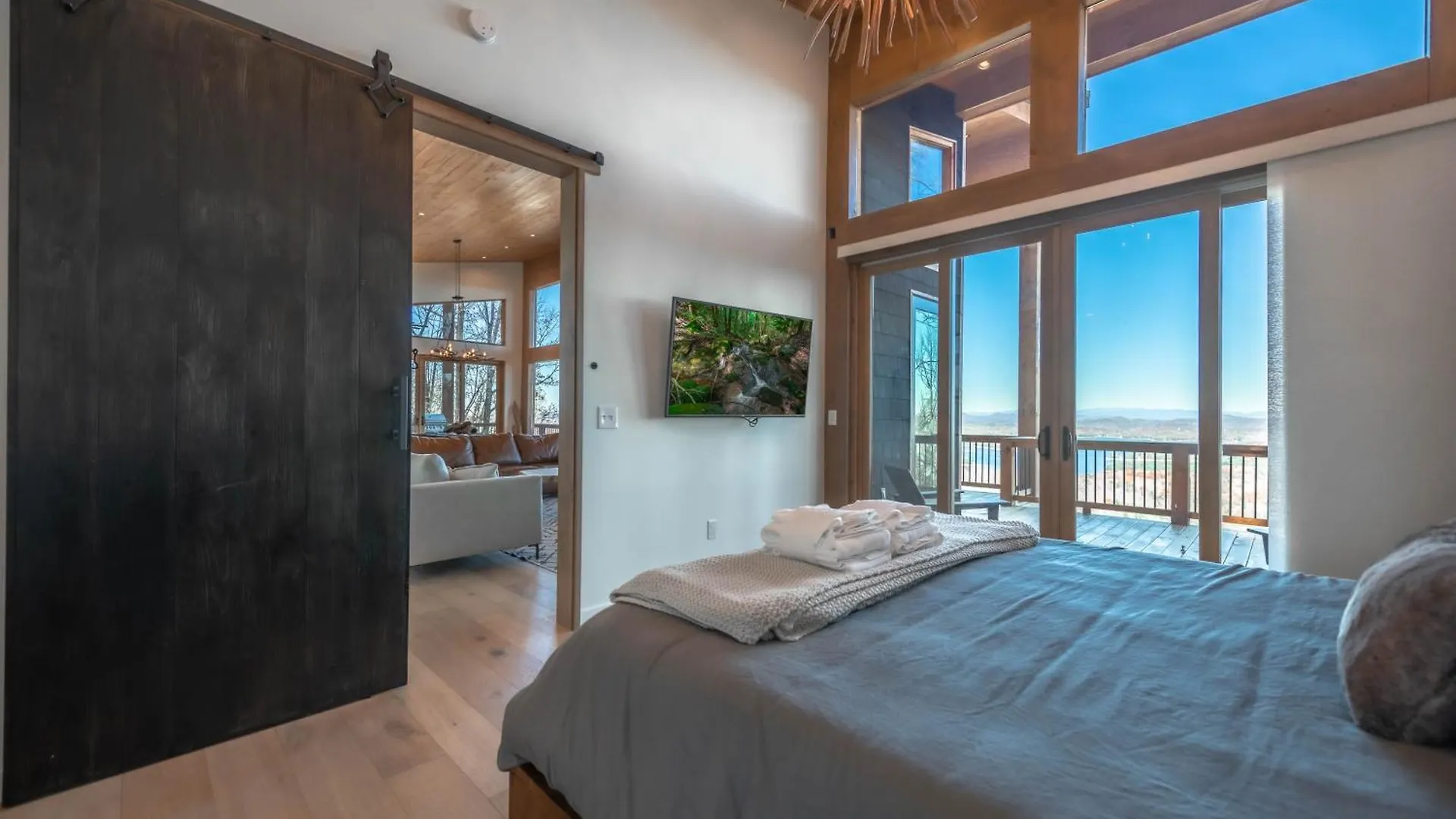 Capstone - Modern Luxury Full Mountain View Holiday home