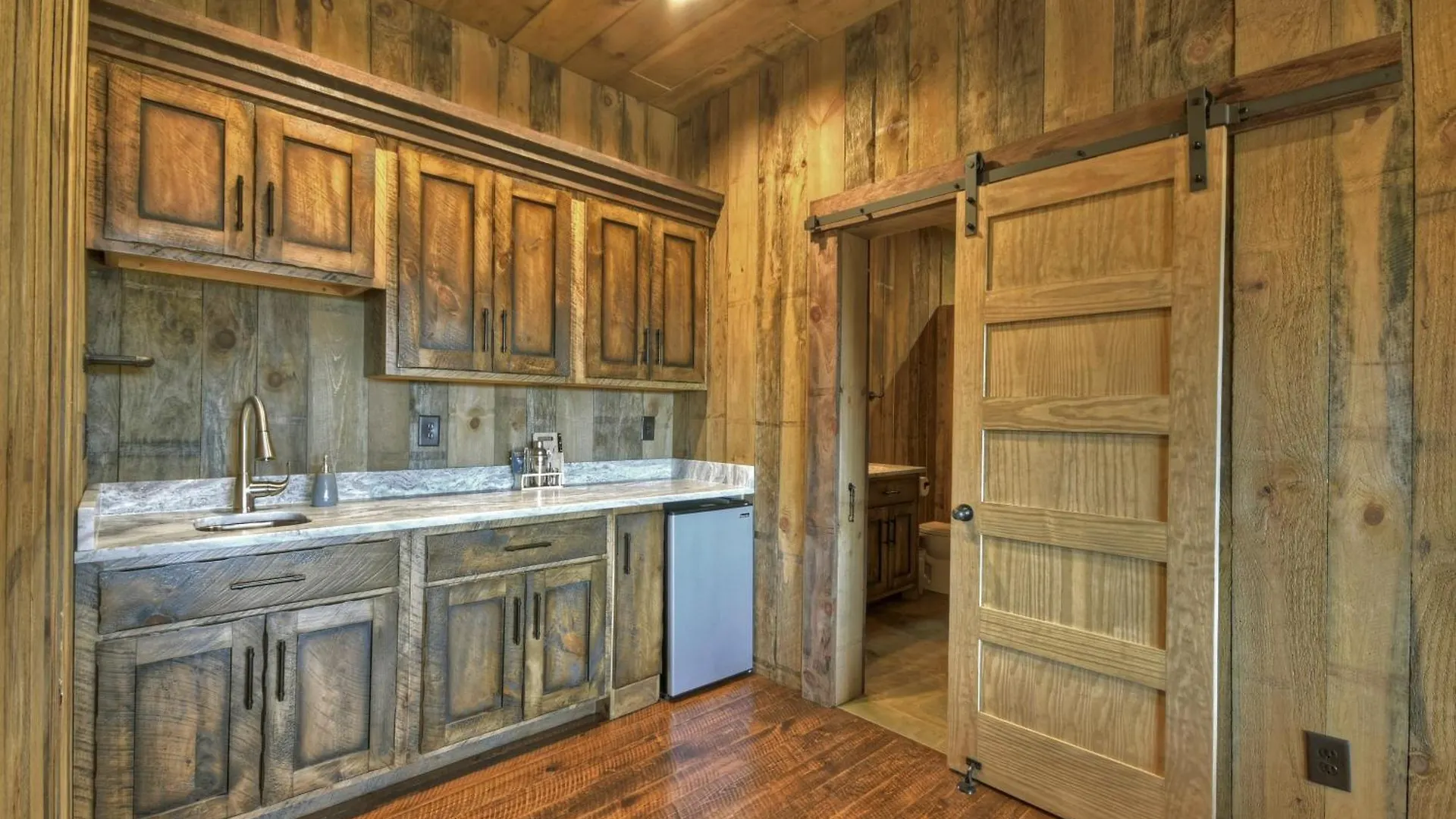 Breakaway Ridge Luxury - 5 Minutes Downtown Holiday home