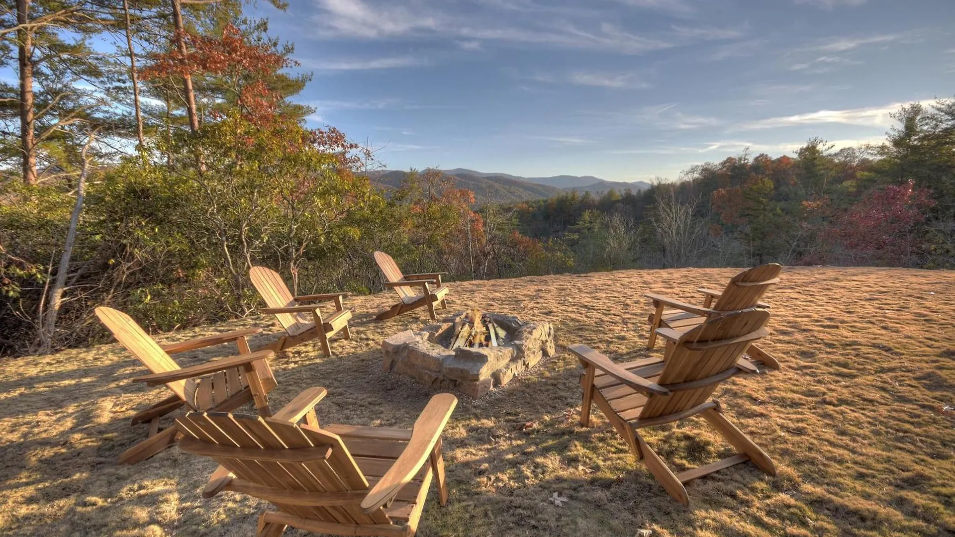 Breakaway Ridge Luxury - 5 Minutes Downtown Holiday home *