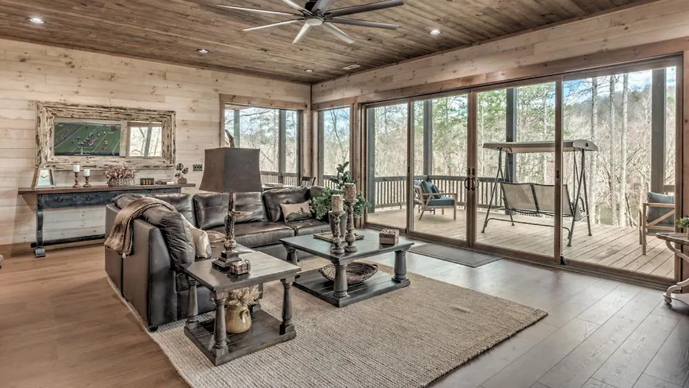 Luxury On The Toccoa Holiday home Blue Ridge