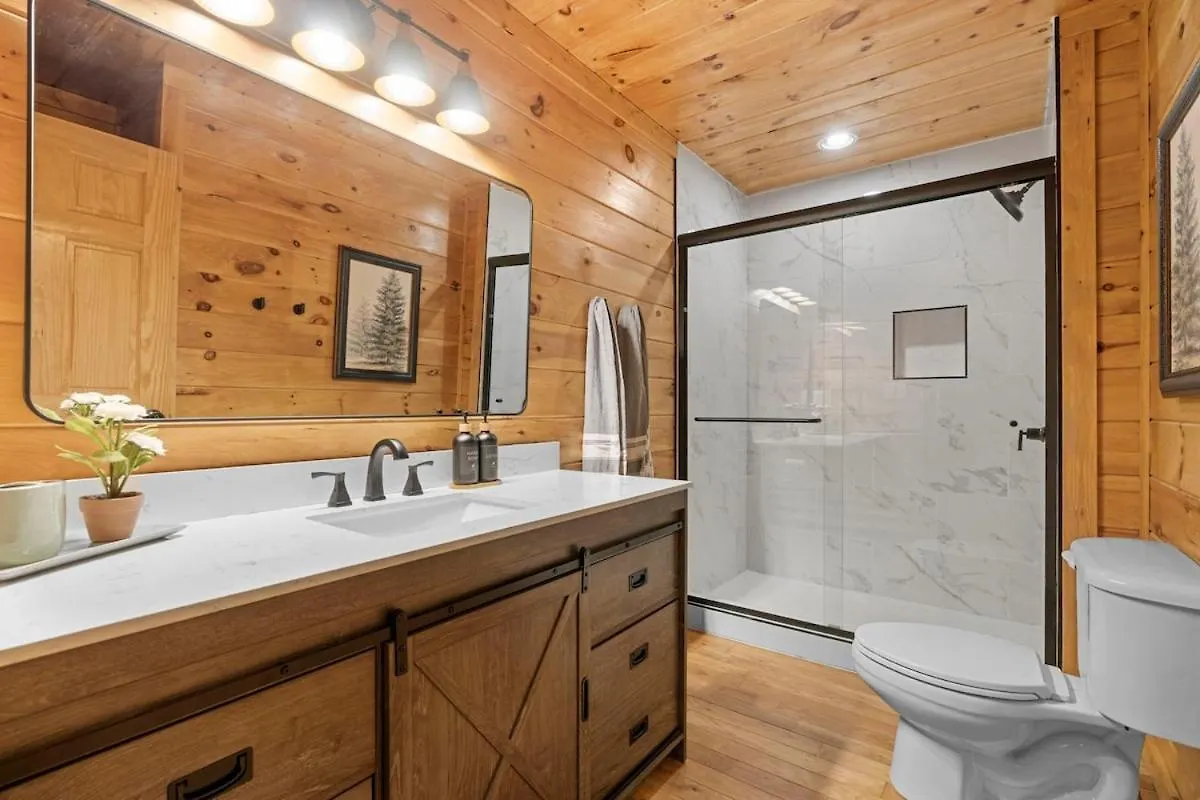 Lux 5br W Hot-tub Game & Mountain Views *