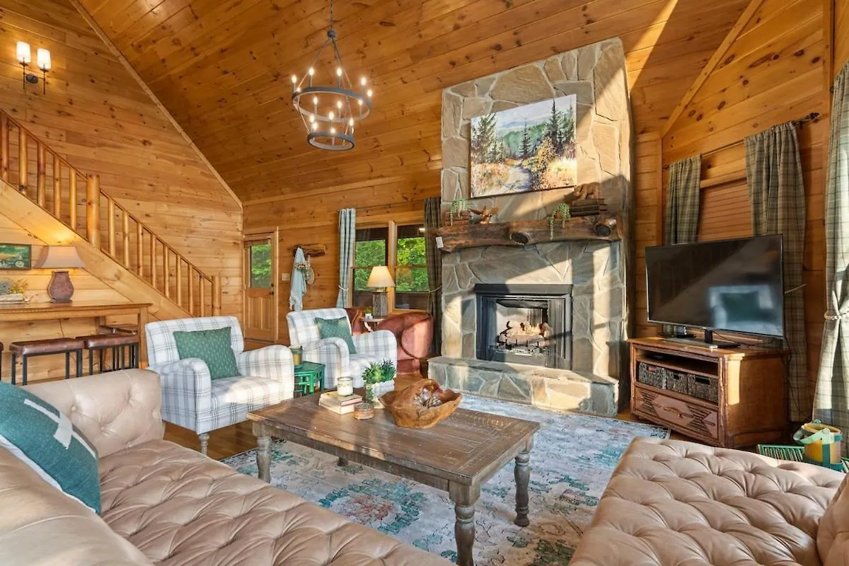 Lux 5br W Hot-tub Game & Mountain Views * Blue Ridge