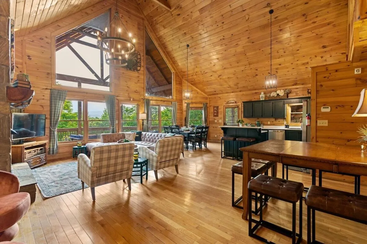 Holiday home Lux 5br W Hot-tub Game & Mountain Views
