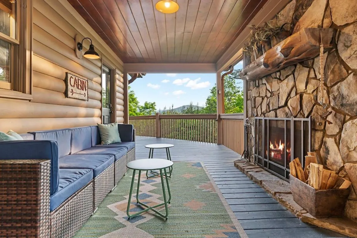 Holiday home Lux 5br W Hot-tub Game & Mountain Views