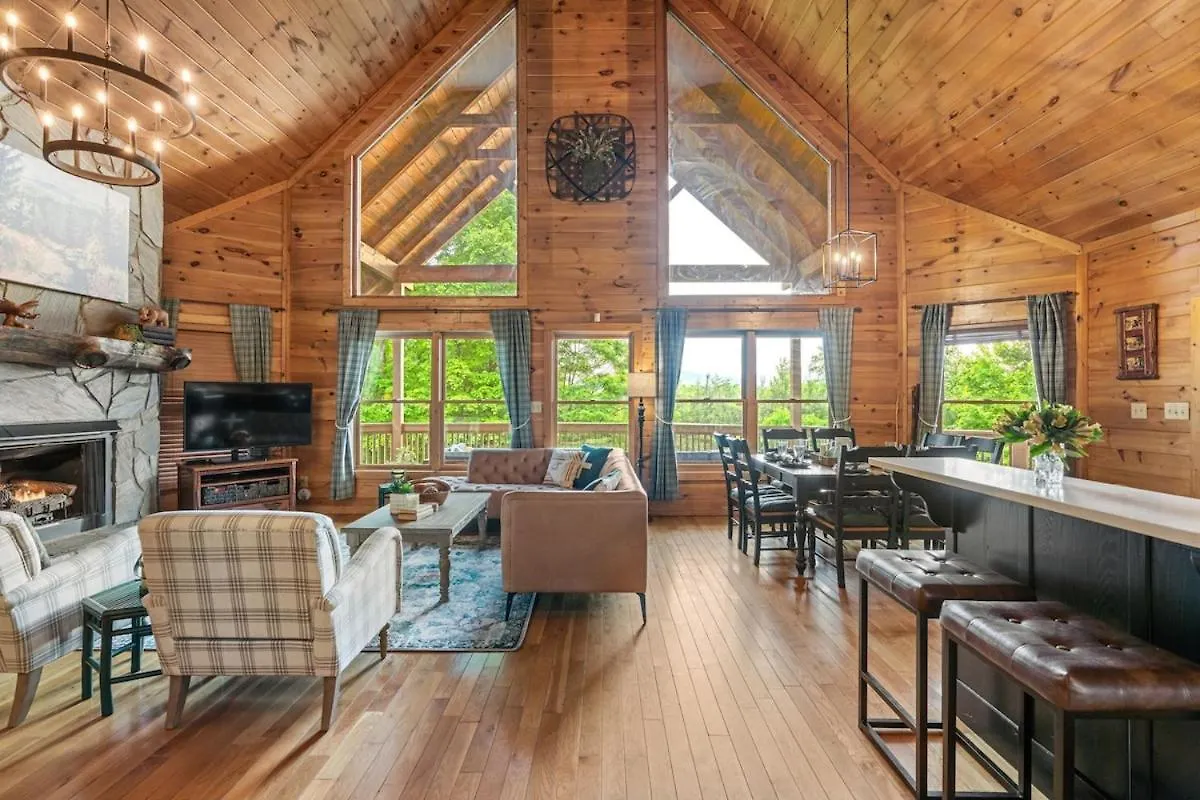 Holiday home Lux 5br W Hot-tub Game & Mountain Views Blue Ridge