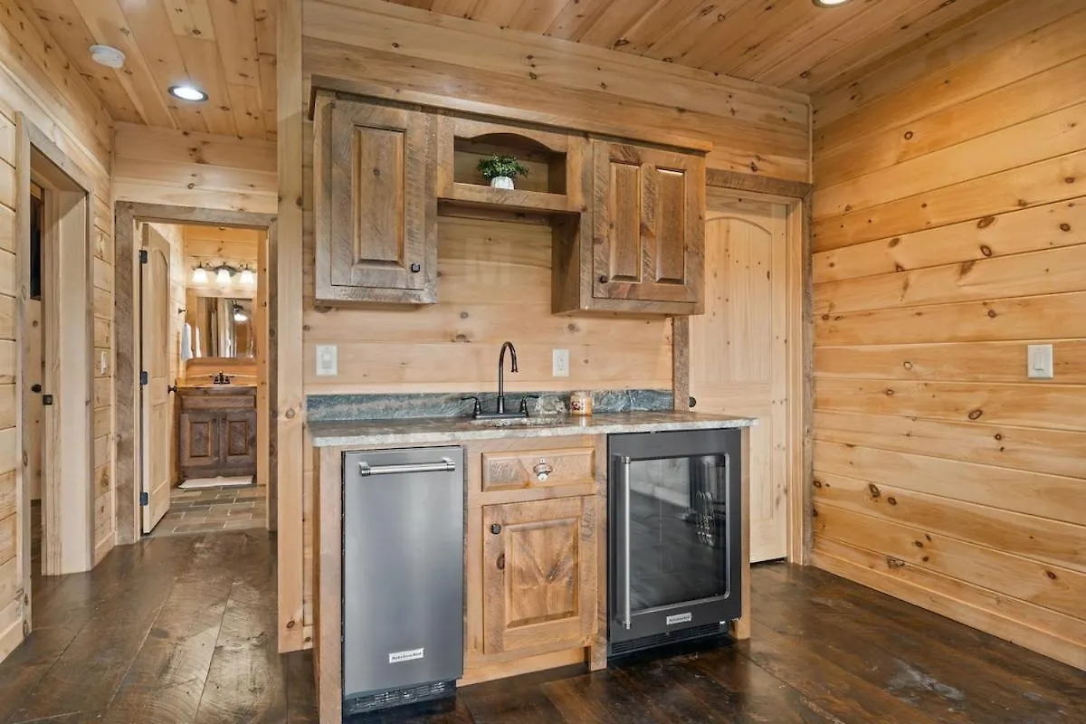 Luxury 4br Game Hot Tub Long-range Mtn View Holiday home Blue Ridge