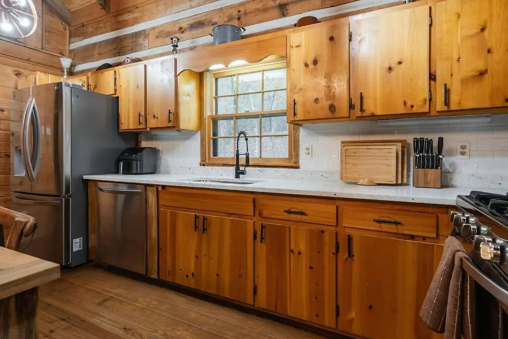 Apartment Modern With Luxury Gym, Firepit + Game Room! Blue Ridge