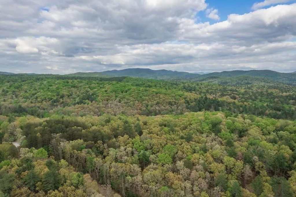 Modern With Luxury Gym, Firepit + Game Room! Blue Ridge