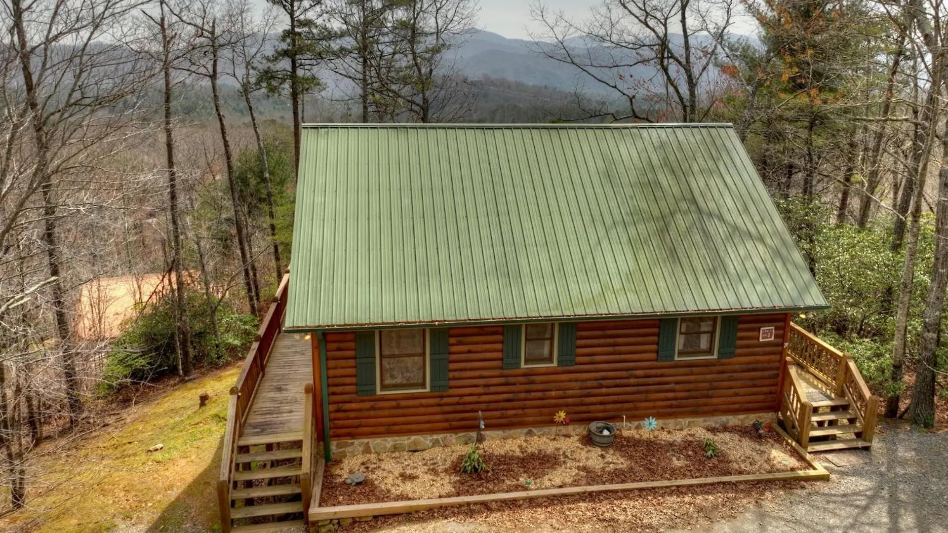 Overlook Retreat - Mountain Views Pet-friendly *