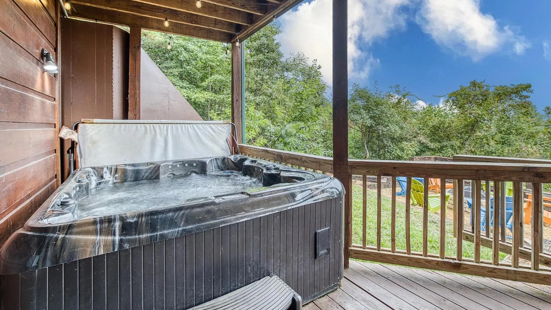 Sky High By Bk Stays. Large Cabin. Amazing Views. Game Room. Jacuzzi. Six Bedrooms. Sleeps 12 Holiday home *