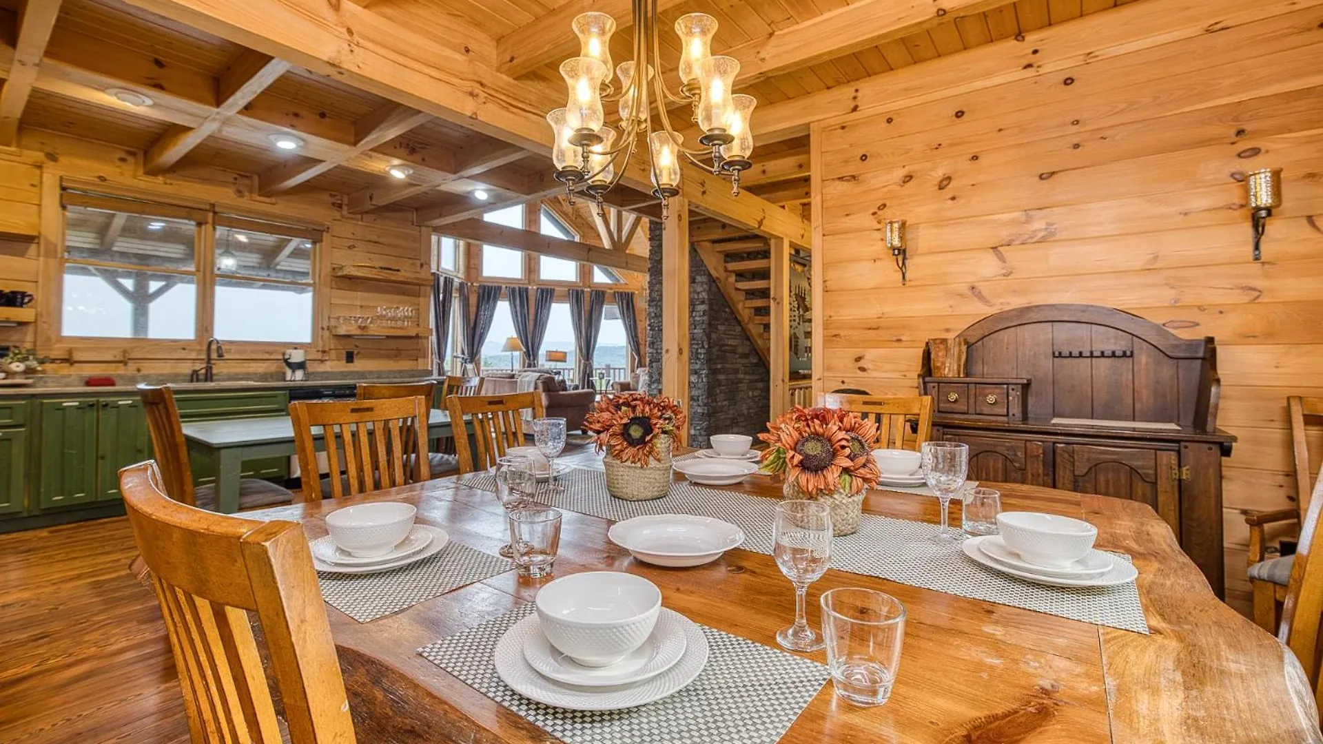 Sky High By Bk Stays. Large Cabin. Amazing Views. Game Room. Jacuzzi. Six Bedrooms. Sleeps 12 Holiday home *