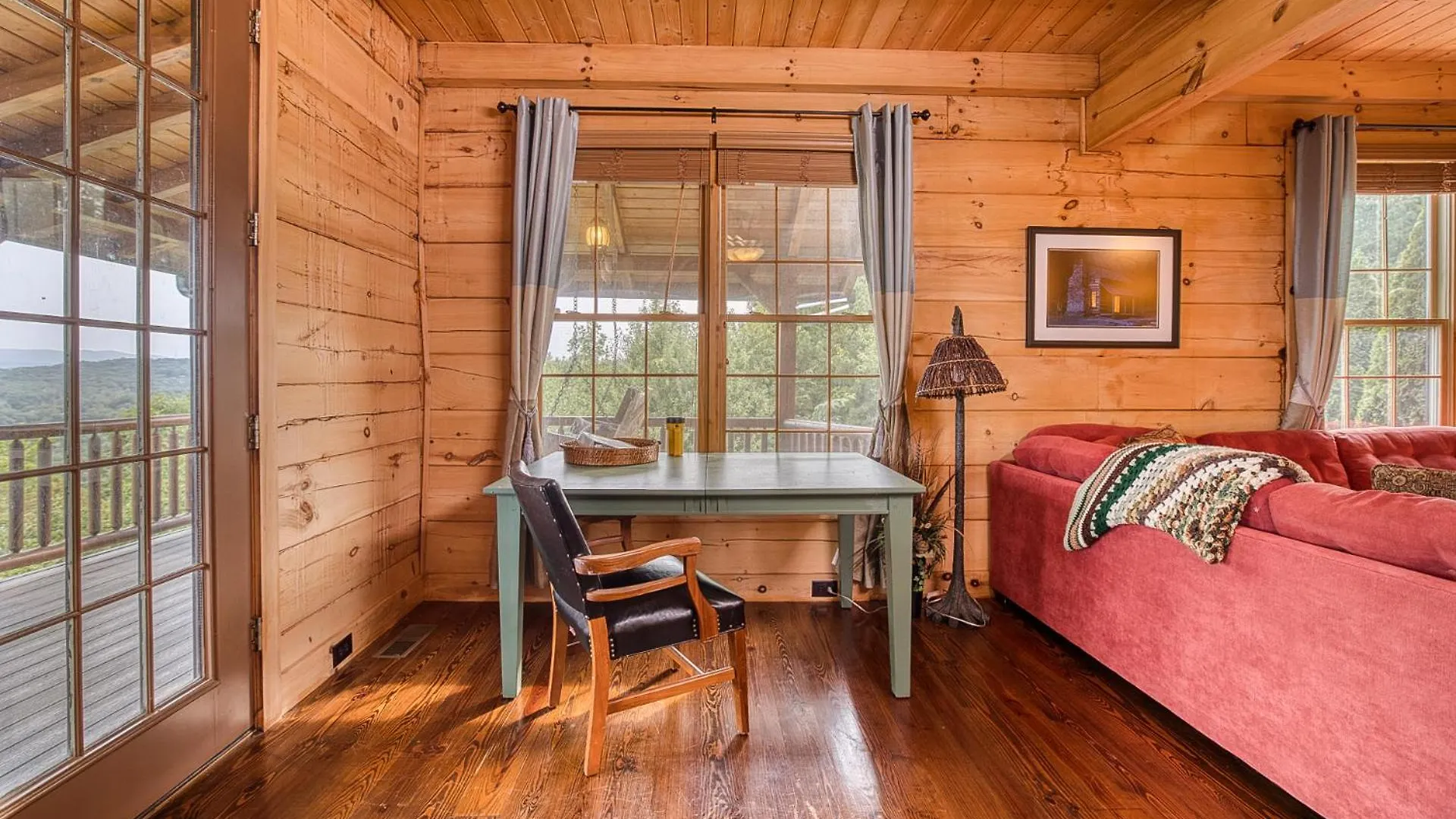 Holiday home Sky High By Bk Stays. Large Cabin. Amazing Views. Game Room. Jacuzzi. Six Bedrooms. Sleeps 12 Blue Ridge