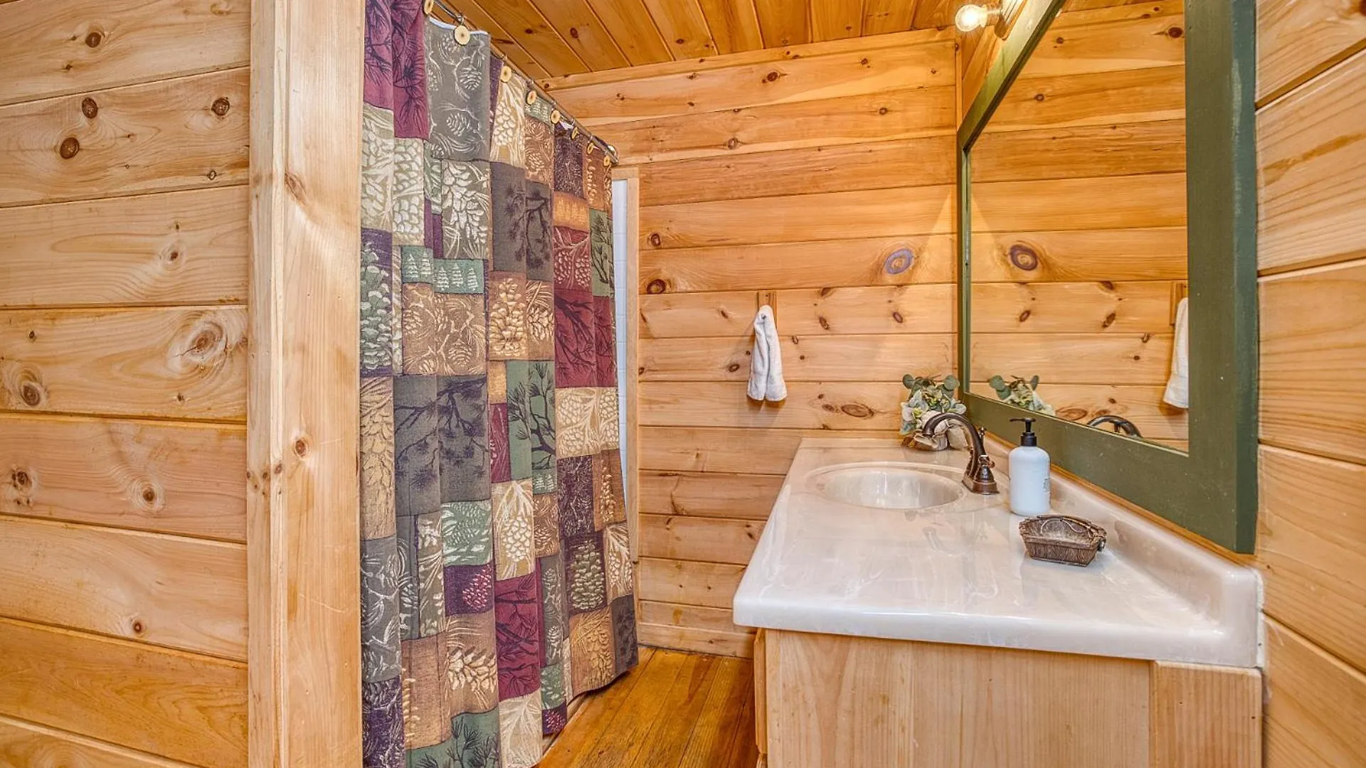 Holiday home Sky High By Bk Stays. Large Cabin. Amazing Views. Game Room. Jacuzzi. Six Bedrooms. Sleeps 12 Blue Ridge
