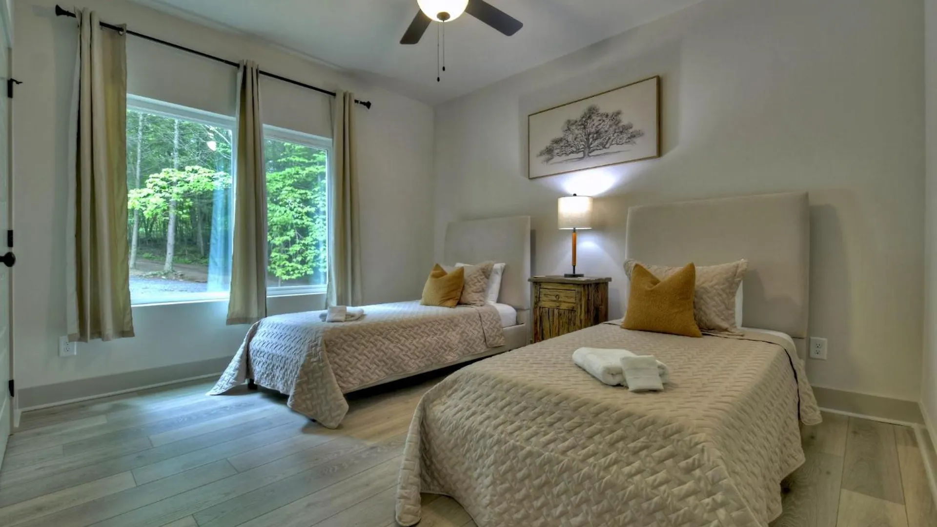 Villa Casa Moderne - Cozy Modern Vibes A Hot Tub