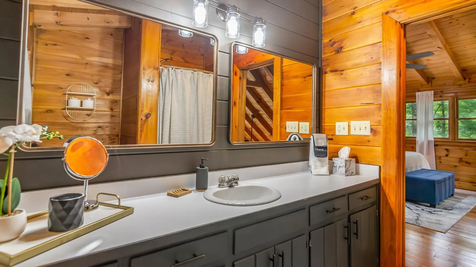 Downward Dog - Hot Tub, Pool Table, Fireplace, Yoga Den *
