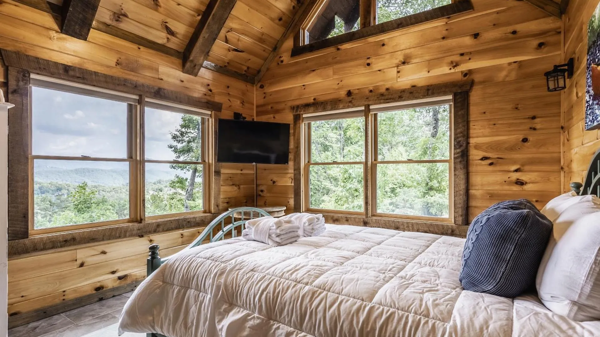 Lookout - Luxurious Mountain Holiday home