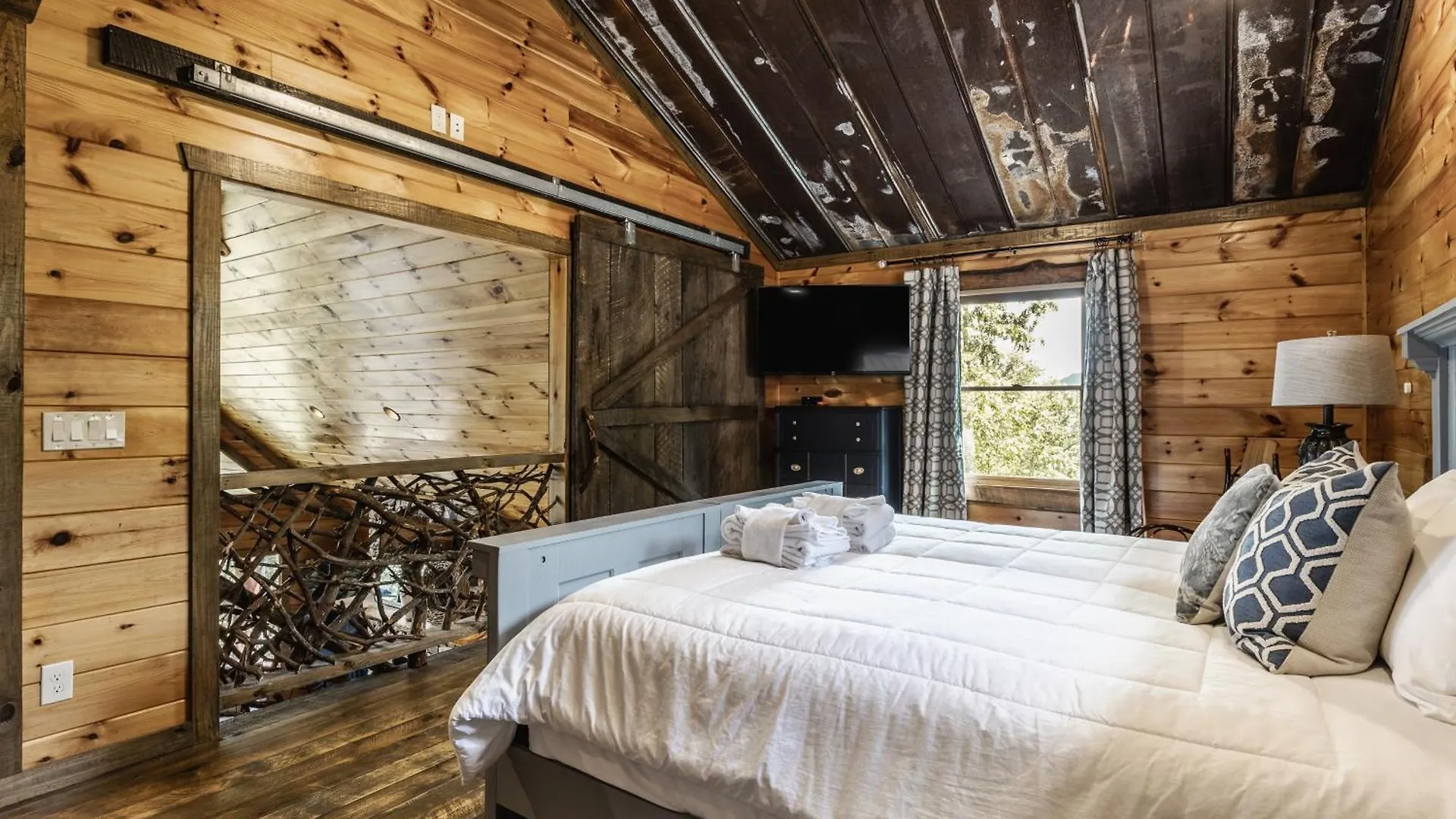 Lookout - Luxurious Mountain Holiday home