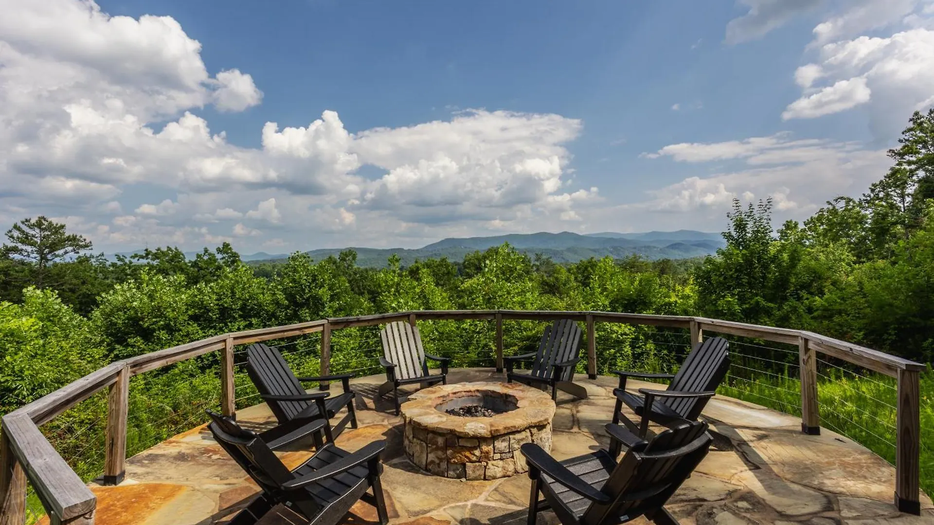 Lookout - Luxurious Mountain Holiday home *