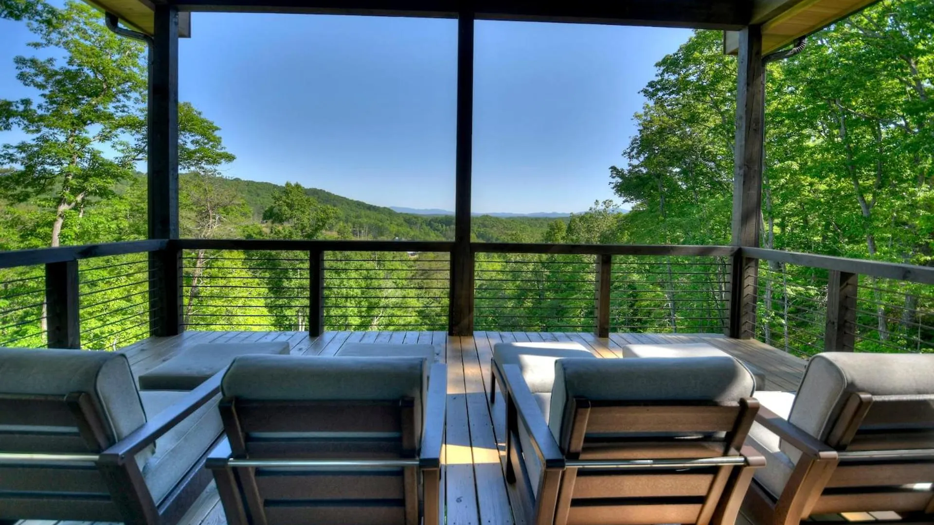 4 Dancing Bears- Mtn Views Hot Tub Custom Design Holiday home