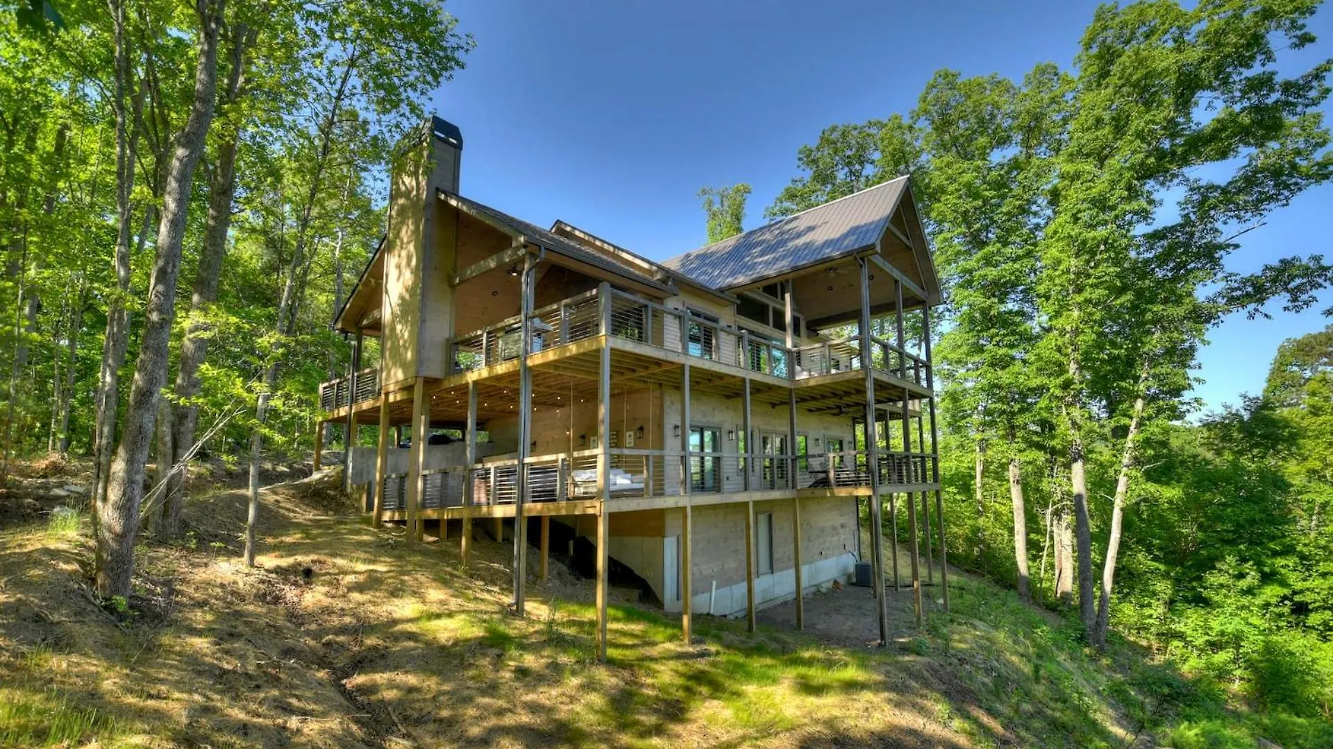 4 Dancing Bears- Mtn Views Hot Tub Custom Design