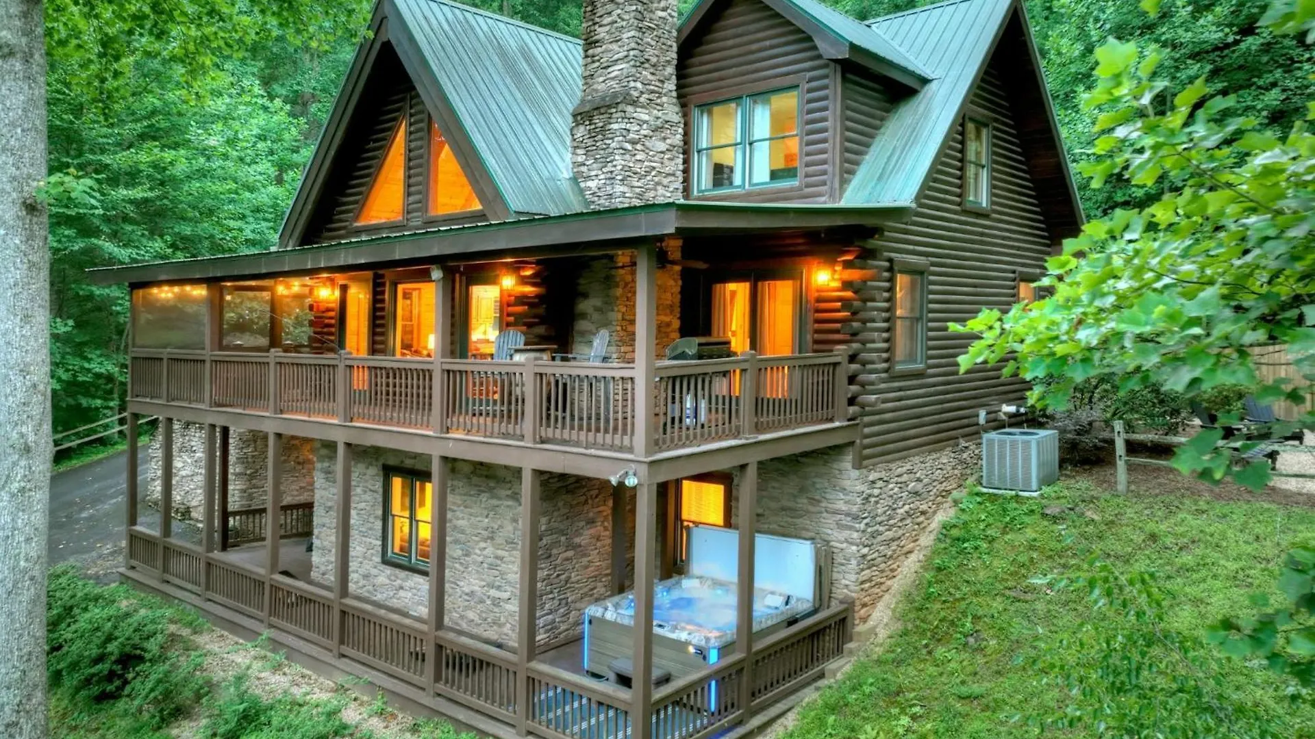 Villa Blueberry Hill - Relax In The Hot Tub Or Roast Marshmallows By The Firepit Blue Ridge
