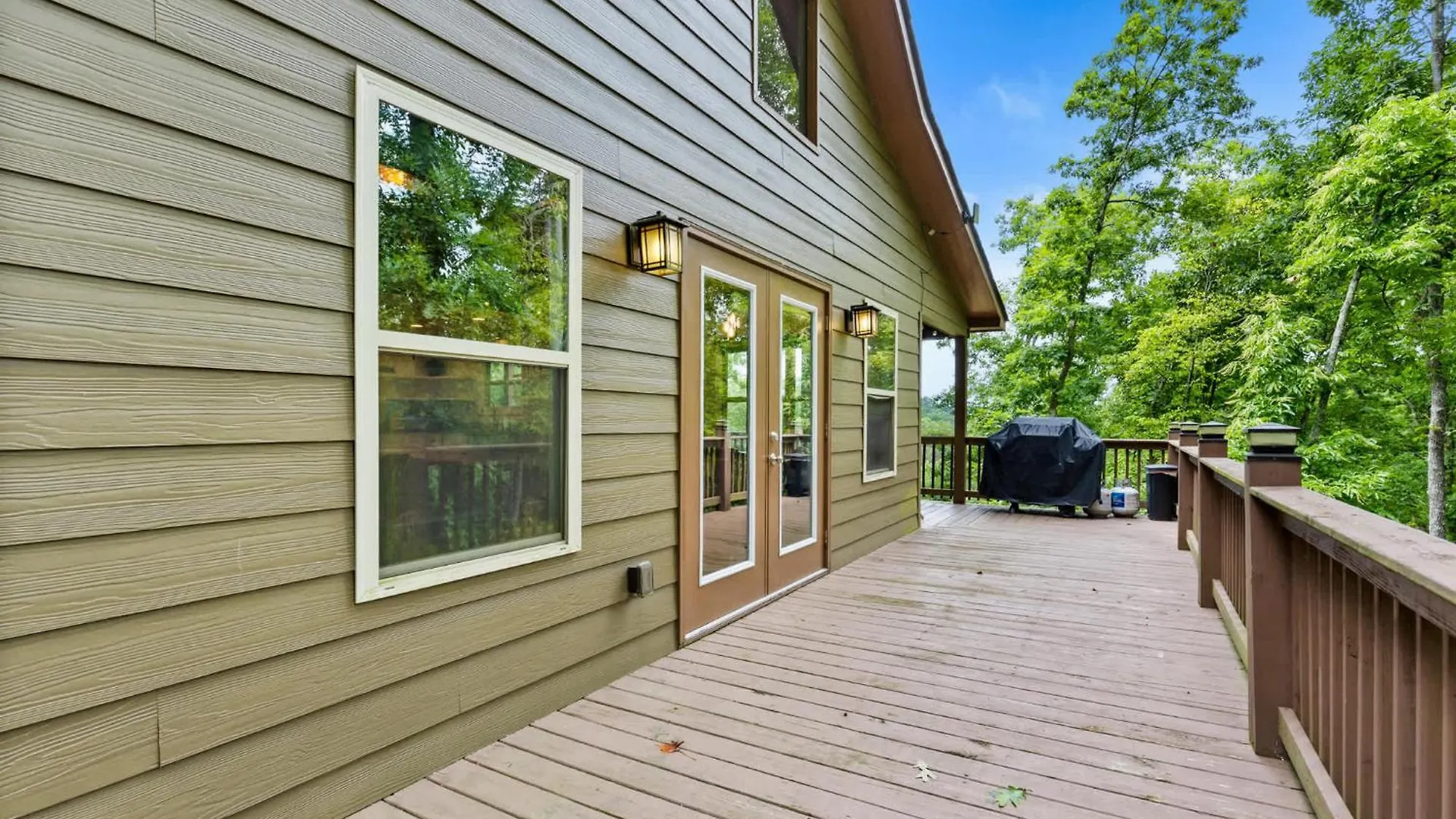 7 Min To Dt Blue Ridge~hot Tub~fire Pit~sleeps 12 Holiday home