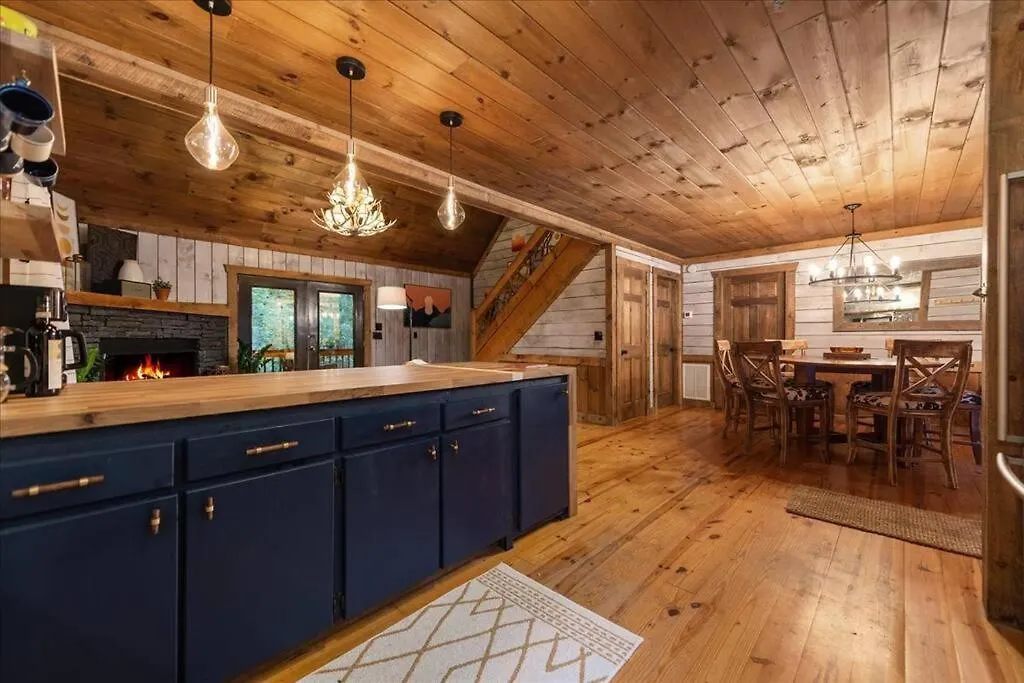 Tatil Evi February Savings! 3 King Beds! Creek! Hot Tub! Blue Ridge