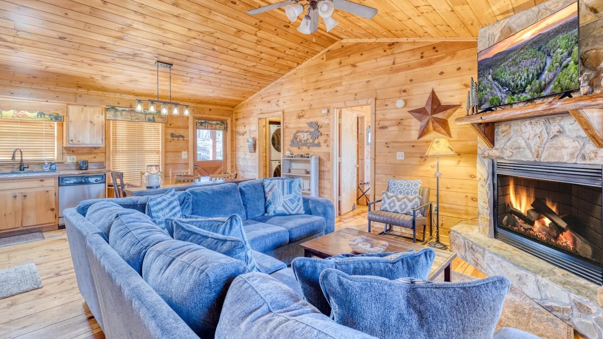 בית נופש Secluded Sunrise Ridge-10 Min From Blue Ridge, King Beds, Hot Tub, 2 Porches, Fireplace Wood Burning, Mountain View, Cozy *