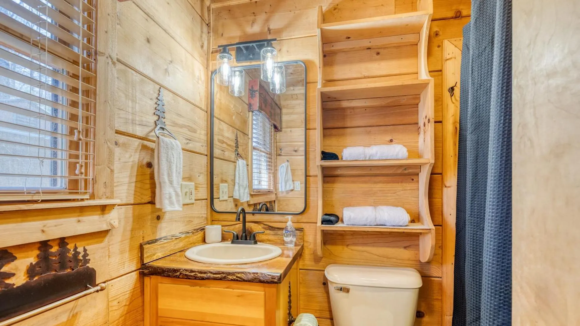 בית נופש Secluded Sunrise Ridge-10 Min From Blue Ridge, King Beds, Hot Tub, 2 Porches, Fireplace Wood Burning, Mountain View, Cozy *