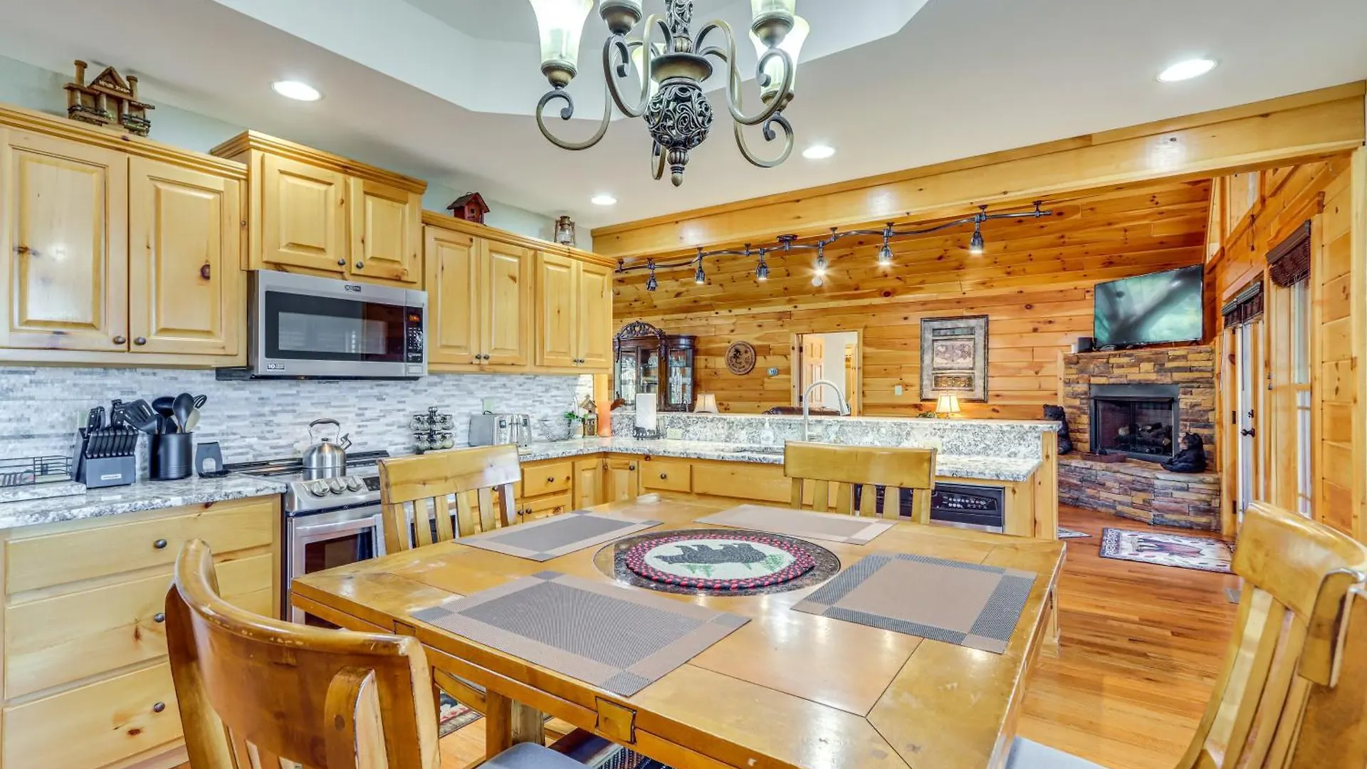Holiday home 3 Mi To Dtwn With Hot Tub In Blue Ridge!