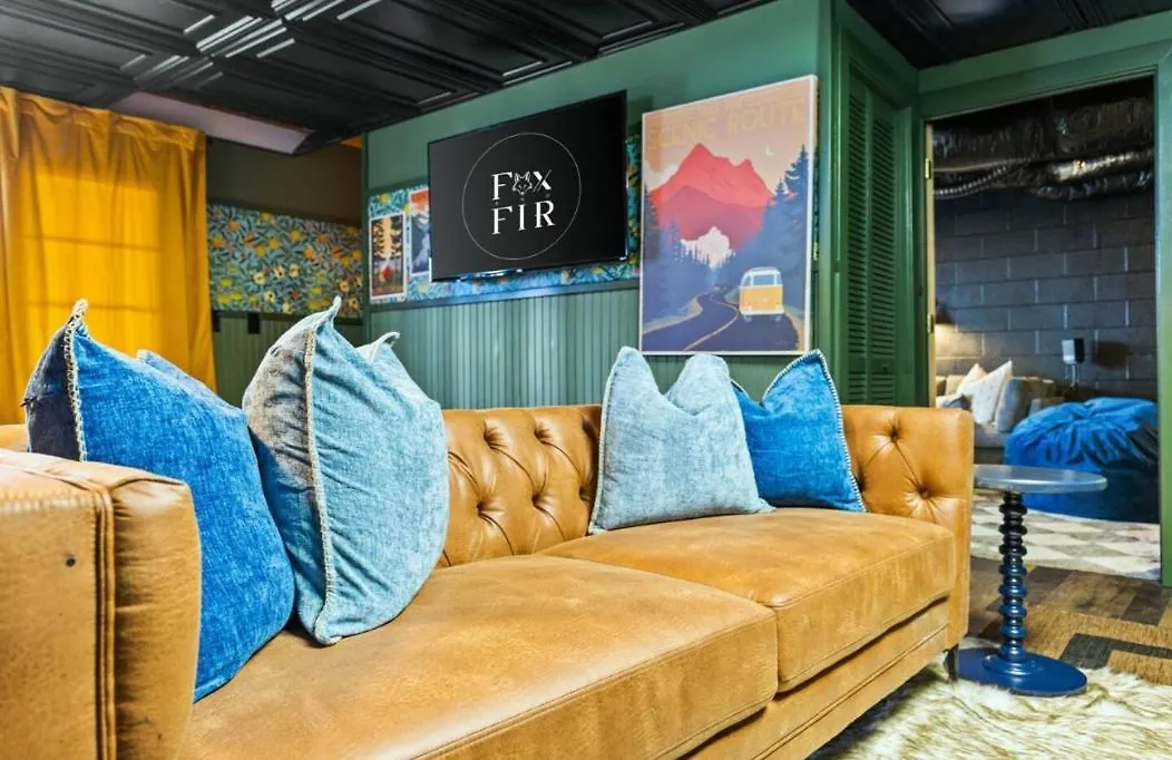 The Fox & Fir Luxe Retreat- Sauna & Cold Plunge Holiday home