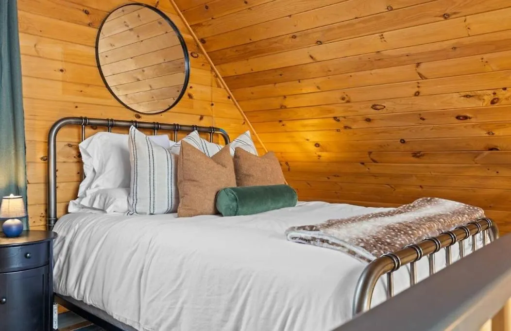 The Fox & Fir Luxe Retreat- Sauna & Cold Plunge Holiday home Blue Ridge