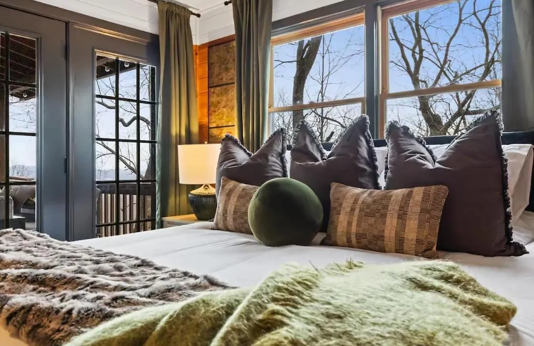 The Fox & Fir Luxe Retreat- Sauna & Cold Plunge Holiday home