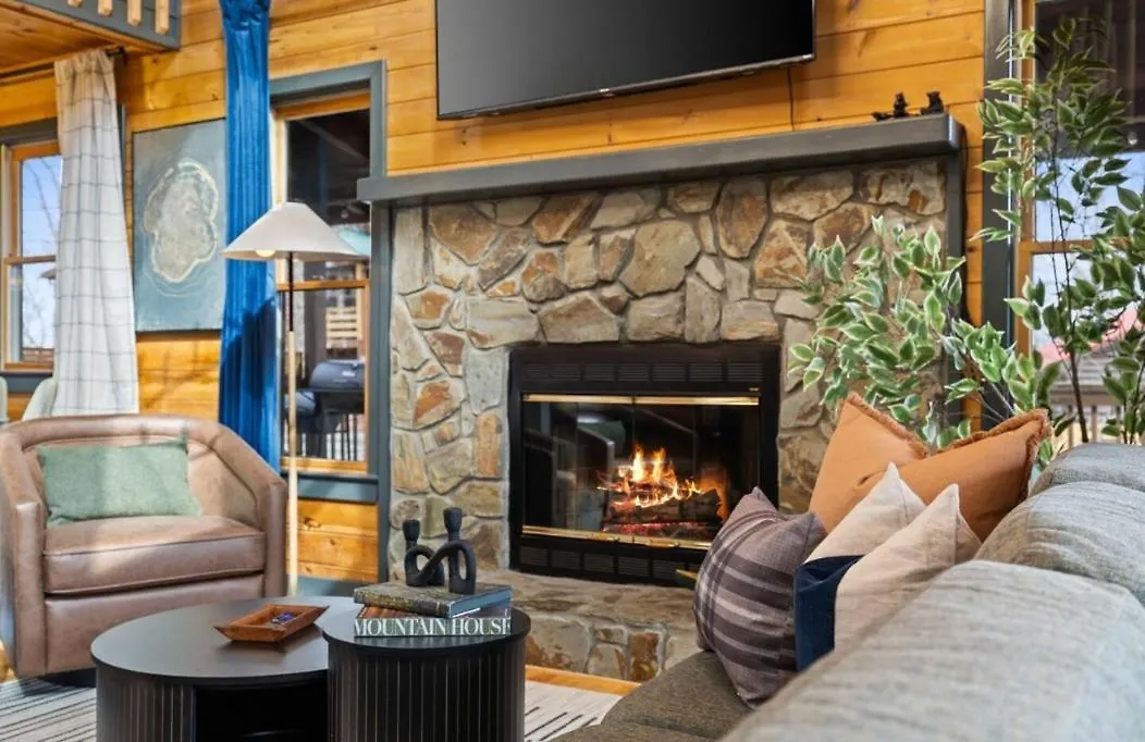 The Fox & Fir Luxe Retreat- Sauna & Cold Plunge Holiday home *