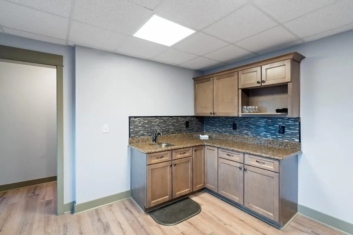 Gorgeous Views Spacious Retreat With *