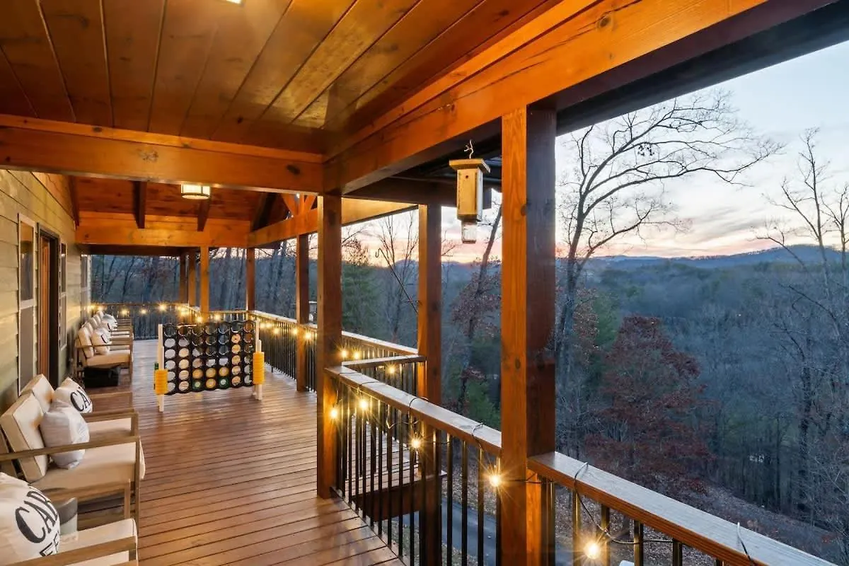 Gorgeous Views Spacious Retreat With