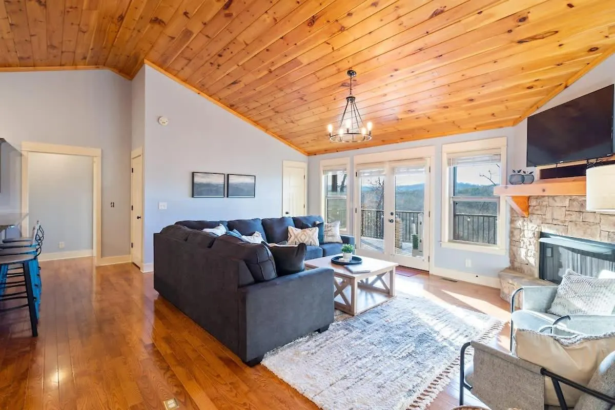 Holiday home Gorgeous Views Spacious Retreat With Blue Ridge