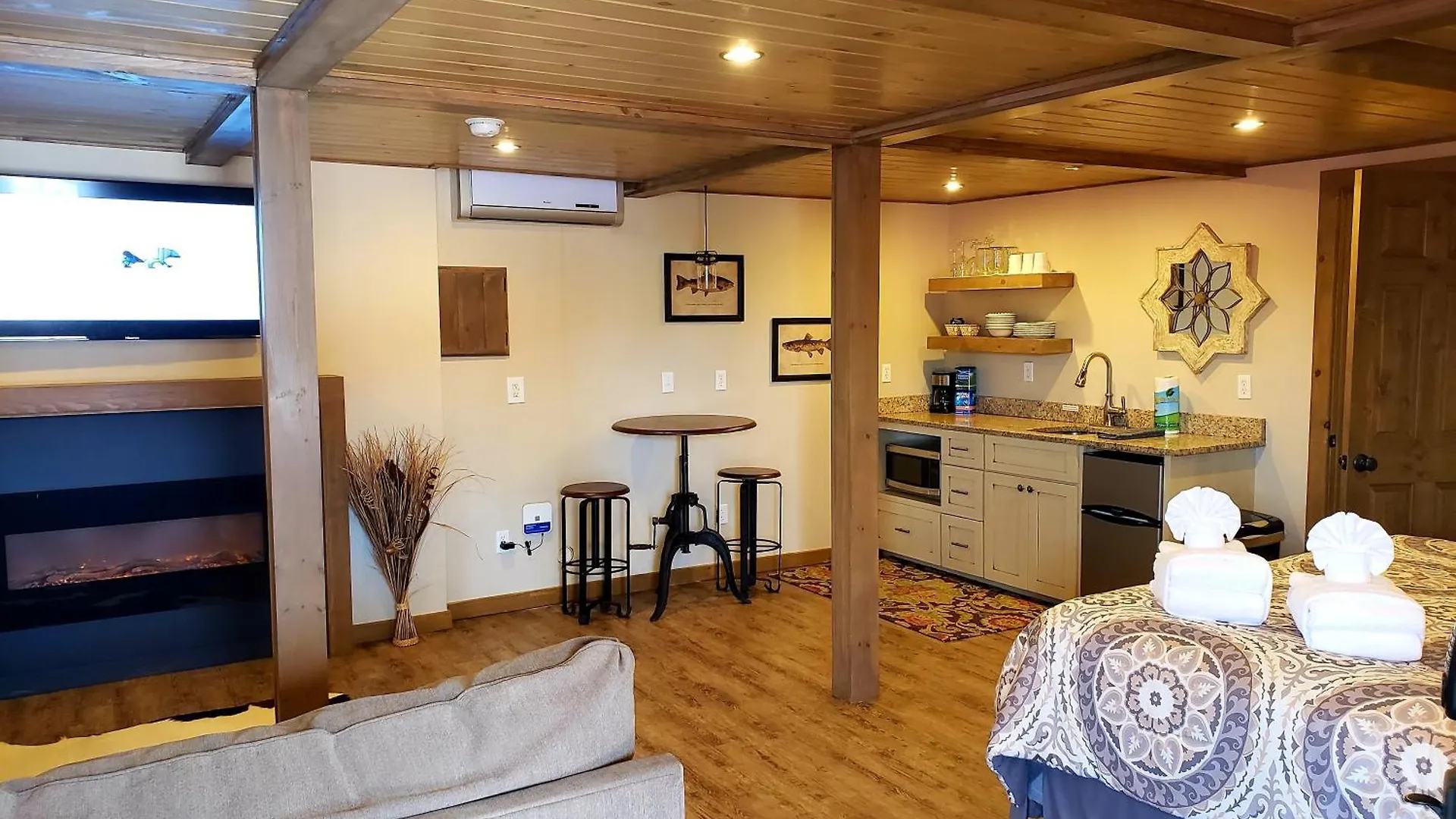 Main Street - Downtown Ga Apartment