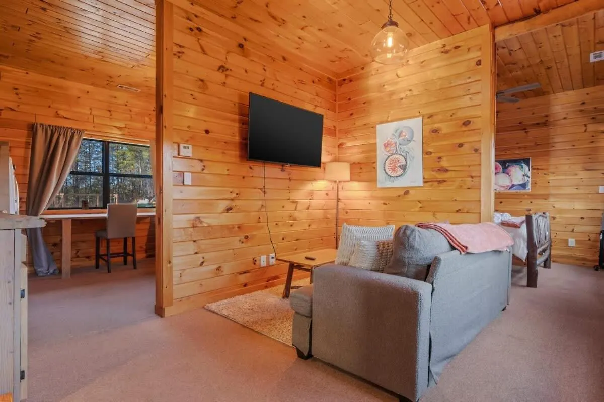 Holiday home Radiance And Luxe In Lakeside Georgia *