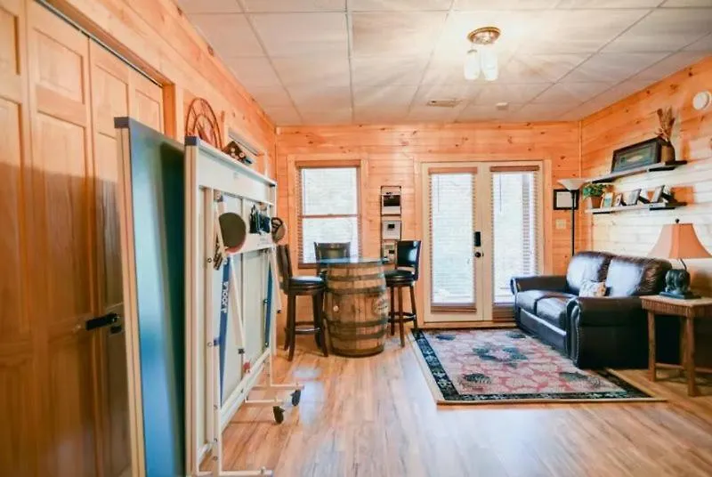 Eagles Landing - Family Friendly Mountain - Private Hot Tub, Game Room, Screened Decks, Outdoor Fire Pit - Blue Ridge, Ga Holiday home